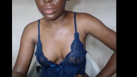 Snapshot of hotjessie0 chatting on October 20, 6:05 am hotjessie0 online show from October 20, 6:05 am