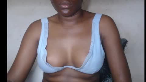Snapshot of hotjessie0 chatting on October 5, 9:14 am hotjessie0 online show from October 5, 9:14 am