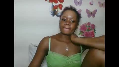Snapshot of hotjeylee chatting on September 14, 2:20 am LOYCE online show from September 14, 2:20 am