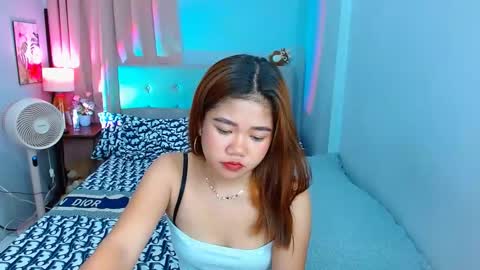 Layla online show from January 20, 12:28 pm