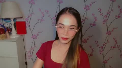 Snapshot of hotlegsxandra chatting on October 8, 9:02 am XANDRA online show from October 8, 9:02 am