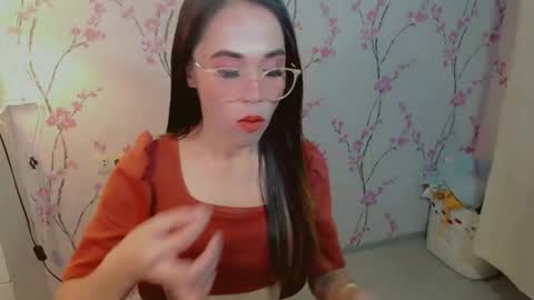 Snapshot of hotlegsxandra chatting on October 15, 9:12 am XANDRA online show from October 15, 9:12 am
