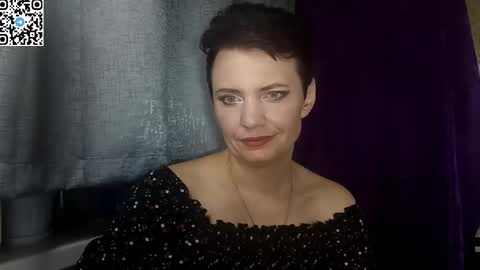 hotmamaqueen234 online show from May 16, 8:08 pm