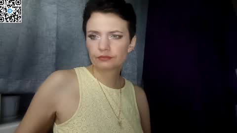 hotmamaqueen234 online show from June 4, 9:30 pm