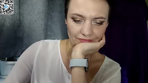 hotmamaqueen234 online show from May 11, 2:45 pm