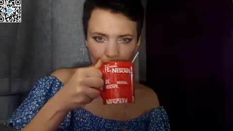 hotmamaqueen234 online show from May 21, 9:35 pm