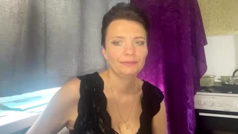 hotmamaqueen234 online show from July 22, 12:28 pm