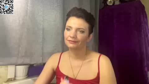 hotmamaqueen234 online show from May 26, 9:14 pm