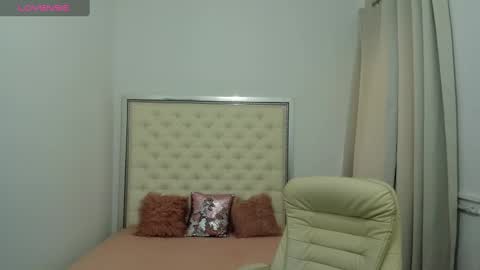Snapshot of hott_eryka chatting on September 25, 7:40 am Eryka online show from September 25, 7:40 am