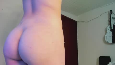 Snapshot of hott_hanna chatting on March 1, 5:20 am Hott Hanna online show from March 1, 5:20 am