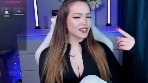 hello Im Eva online show from November 9, 2:57 pm