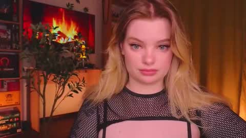 Snapshot of hottie_jane chatting on October 5, 7:52 pm Jane online show from October 5, 7:52 pm