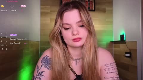 Snapshot of hottie_jane chatting on January 25, 5:26 pm Jane online show from January 25, 5:26 pm
