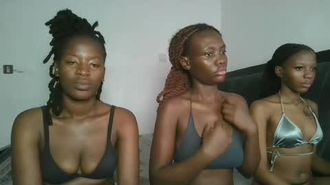 hottie_mistie online show from June 25, 5:23 am