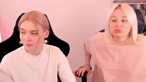 Nessie and Jessie online show from March 6, 10:52 am