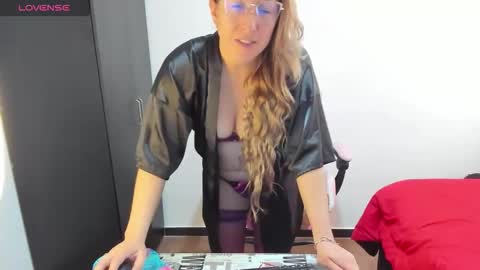 hottychrystal online show from May 27, 1:19 pm