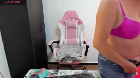 hottychrystal online show from May 29, 2:04 pm