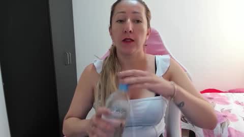 hottychrystal online show from February 18, 3:00 pm