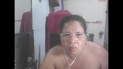 hottycrissy4u online show from January 13, 4:33 pm