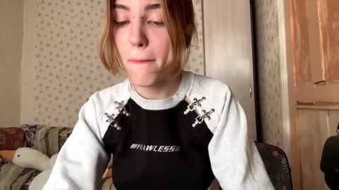 hsiuscherich online show from November 17, 9:54 am