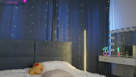 Diane online show from April 25, 12:41 pm