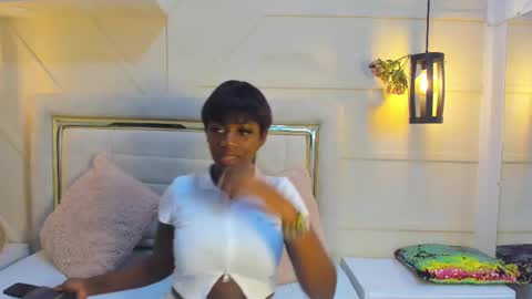 Snapshot of huddah_cam chatting on March 1, 11:17 am huddah online show from March 1, 11:17 am