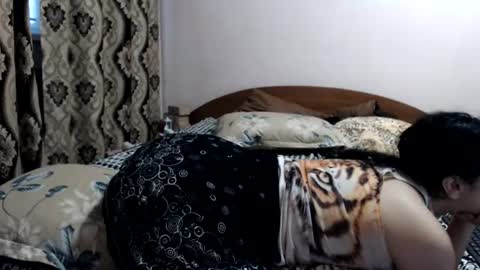 hugeassdevil online show from August 3, 8:51 am