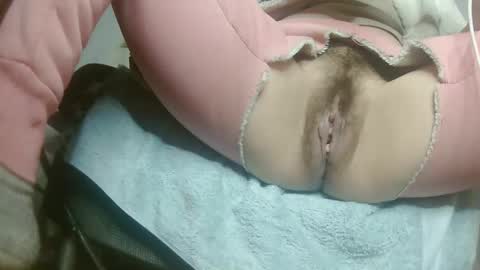hujiajia520321431 online show from April 29, 9:42 pm