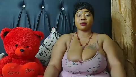 Snapshot of humongoustitss500929 chatting on October 1, 5:40 pm humongoustitss500929 online show from October 1, 5:40 pm