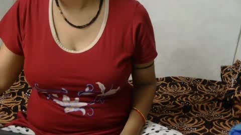 hungrymilf69 online show from July 27, 3:14 am