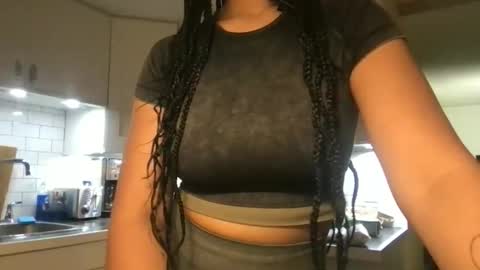 Goddess Hunyy online show from April 11, 11:30 pm