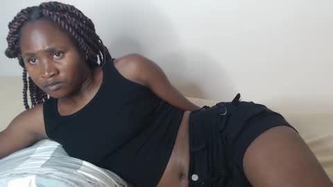 hyacinth_b online show from July 9, 7:38 pm