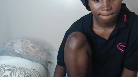 hyacinth_b online show from June 30, 6:40 pm