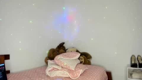 Hyun Joo online show from February 13, 8:43 pm