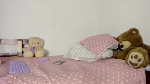 Hyun Joo online show from March 26, 11:28 pm