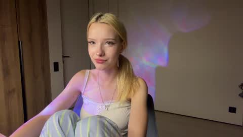 Anny online show from June 26, 7:15 pm