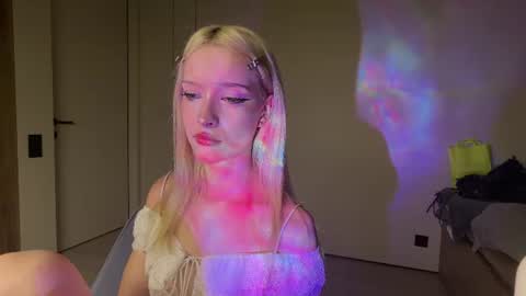 Anny online show from July 28, 8:12 pm