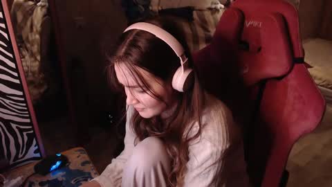 Snapshot of i_love_icecream chatting on December 19, 2:24 pm elisabeth online show from December 19, 2:24 pm