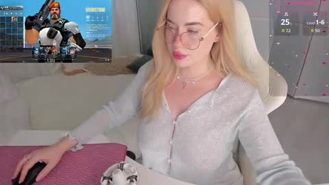 HiI am  EvaPVT is open  online show from March 9, 3:15 pm