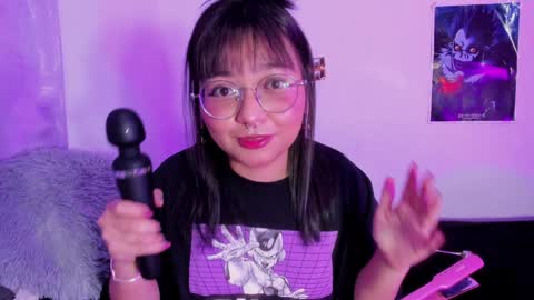 Snapshot of iam_zoechan chatting on December 10, 4:56 am Zoe 3 online show from December 10, 4:56 am