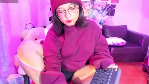 Snapshot of iam_zoechan chatting on September 13, 5:04 am Zoe 3 online show from September 13, 5:04 am