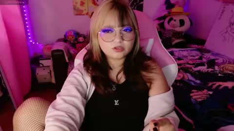 Zoe 3 online show from May 12, 8:26 pm