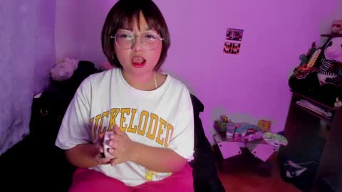 Snapshot of iam_zoechan chatting on January 22, 11:43 pm Zoe 3 online show from January 22, 11:43 pm