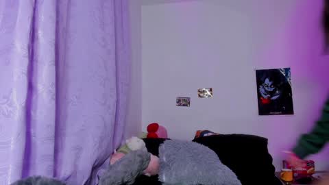 Snapshot of iam_zoechan chatting on December 30, 6:53 am Zoe 3 online show from December 30, 6:53 am