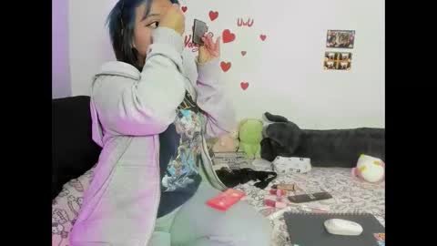 Snapshot of iam_zoechan chatting on February 20, 12:41 am Zoe 3 online show from February 20, 12:41 am