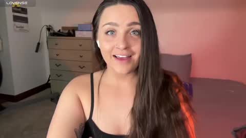 Snapshot of iamcrystalann chatting on February 23, 12:47 am Crystal online show from February 23, 12:47 am