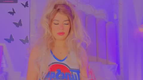  iara smith  online show from March 18, 11:37 am