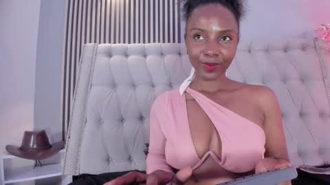 Snapshot of ibony_laik chatting on October 8, 5:23 am Ibony lalk online show from October 8, 5:23 am