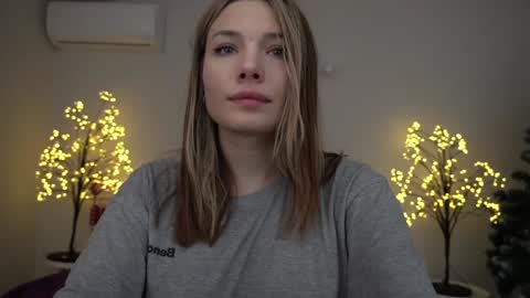 Danielle online show from January 10, 2:34 pm