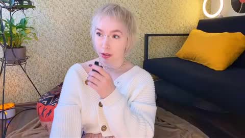 Emmy  help me reach 100 thumbs up online show from March 10, 7:55 am